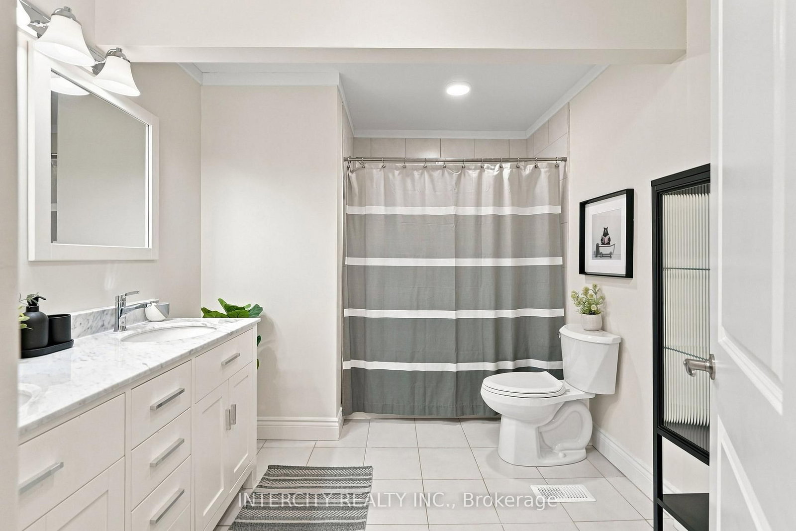 100 Ravendale Court • Vaughan, ON photo 24