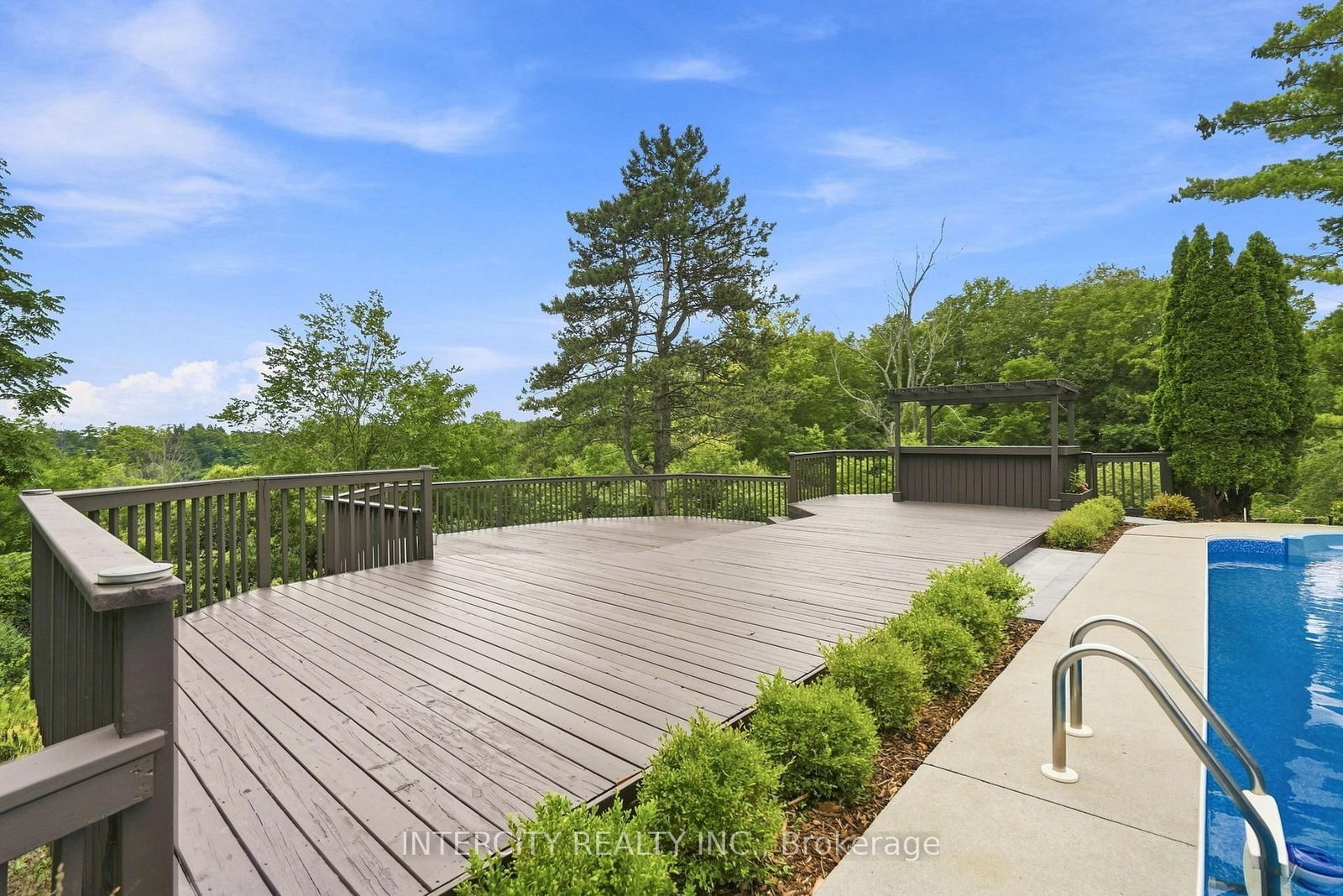 100 Ravendale Court • Vaughan, ON photo 29