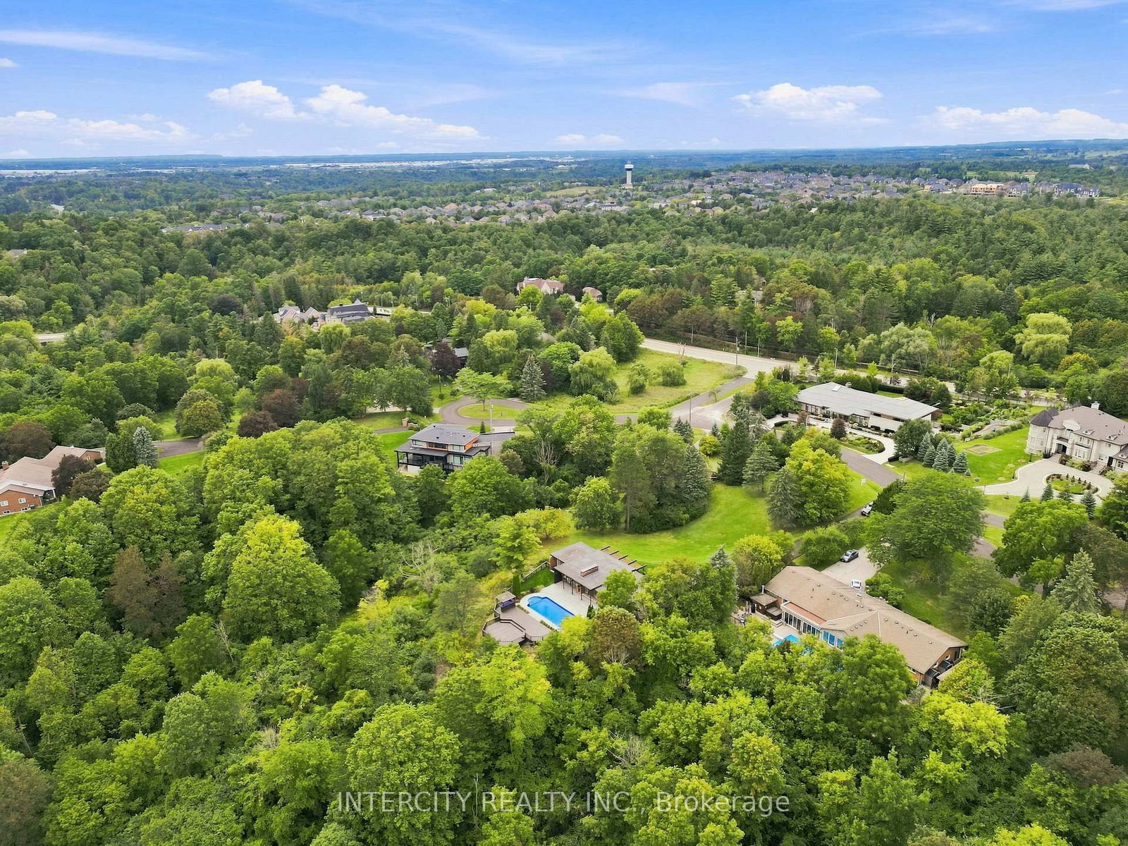 100 Ravendale Court • Vaughan, ON photo 35