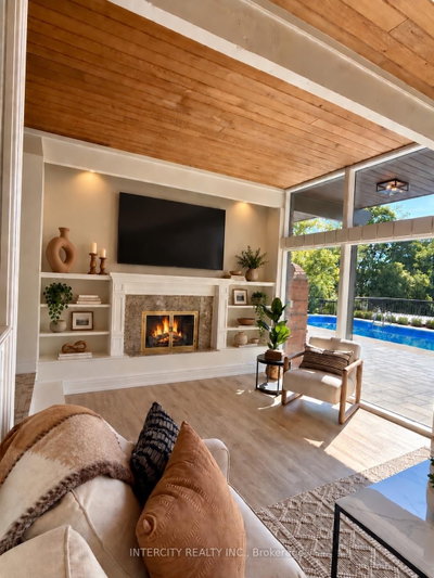 100 Ravendale Court • Vaughan, ON photo 6