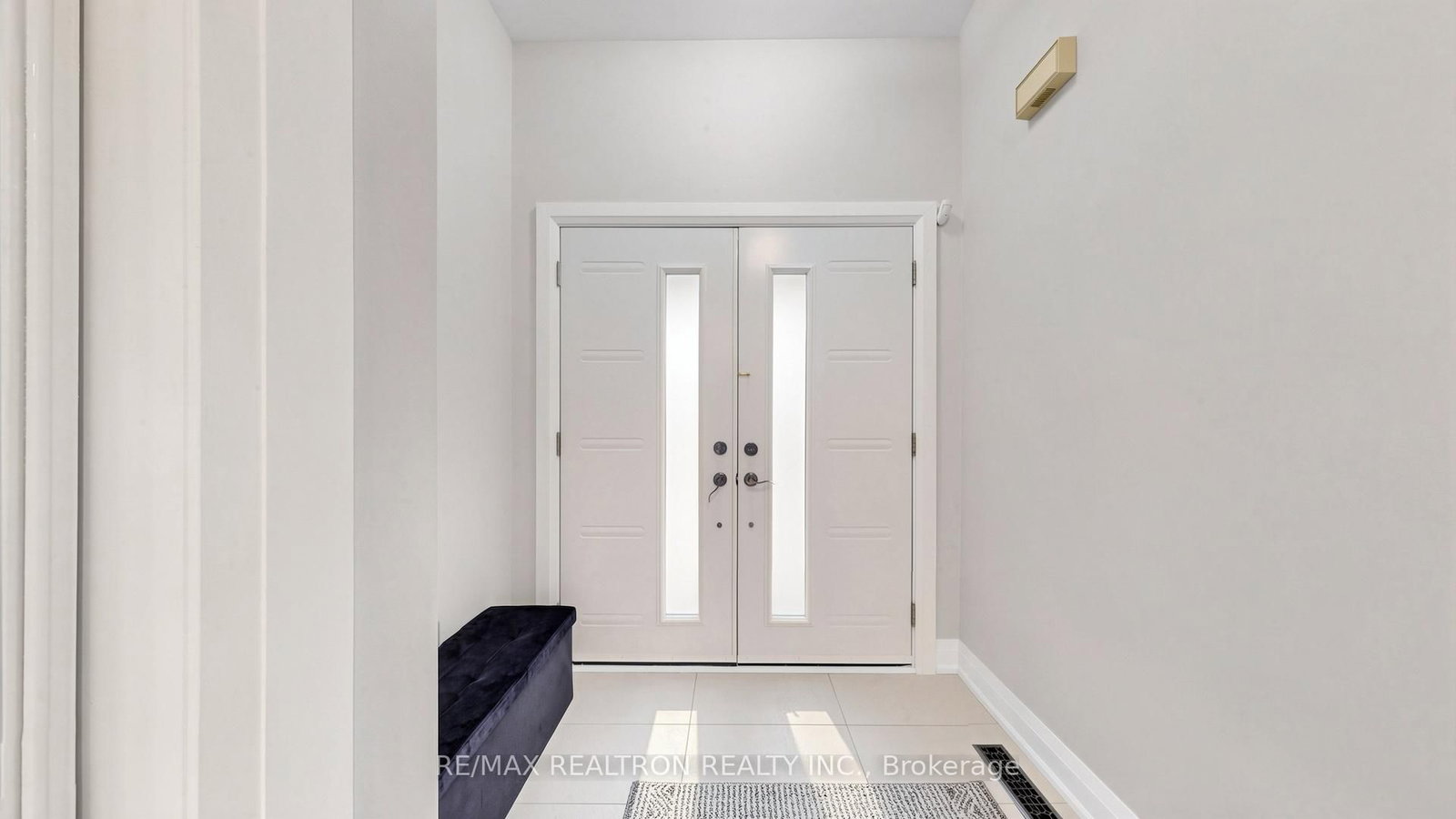 492 Pleasant Ridge Avenue • Vaughan, ON photo 3