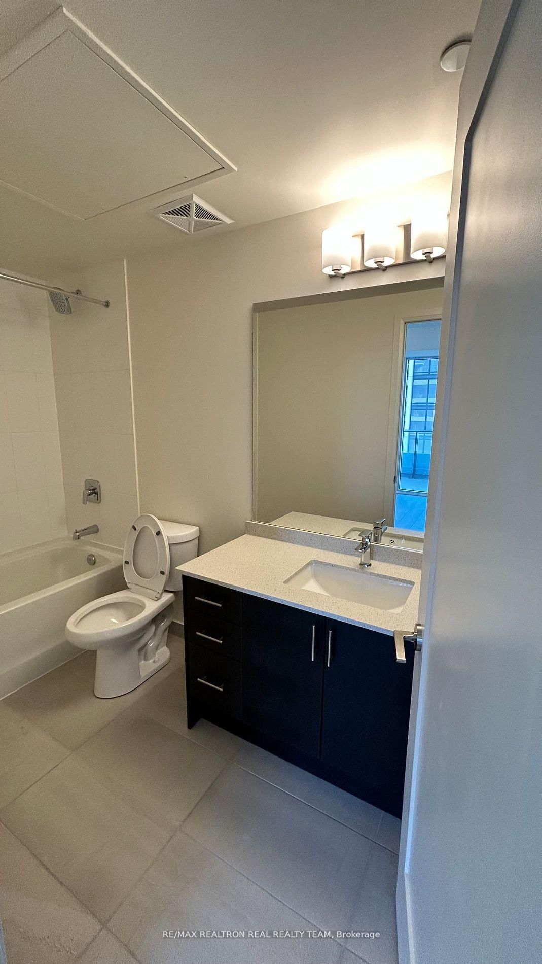 418-8960 Jane St, Vaughan, view 12