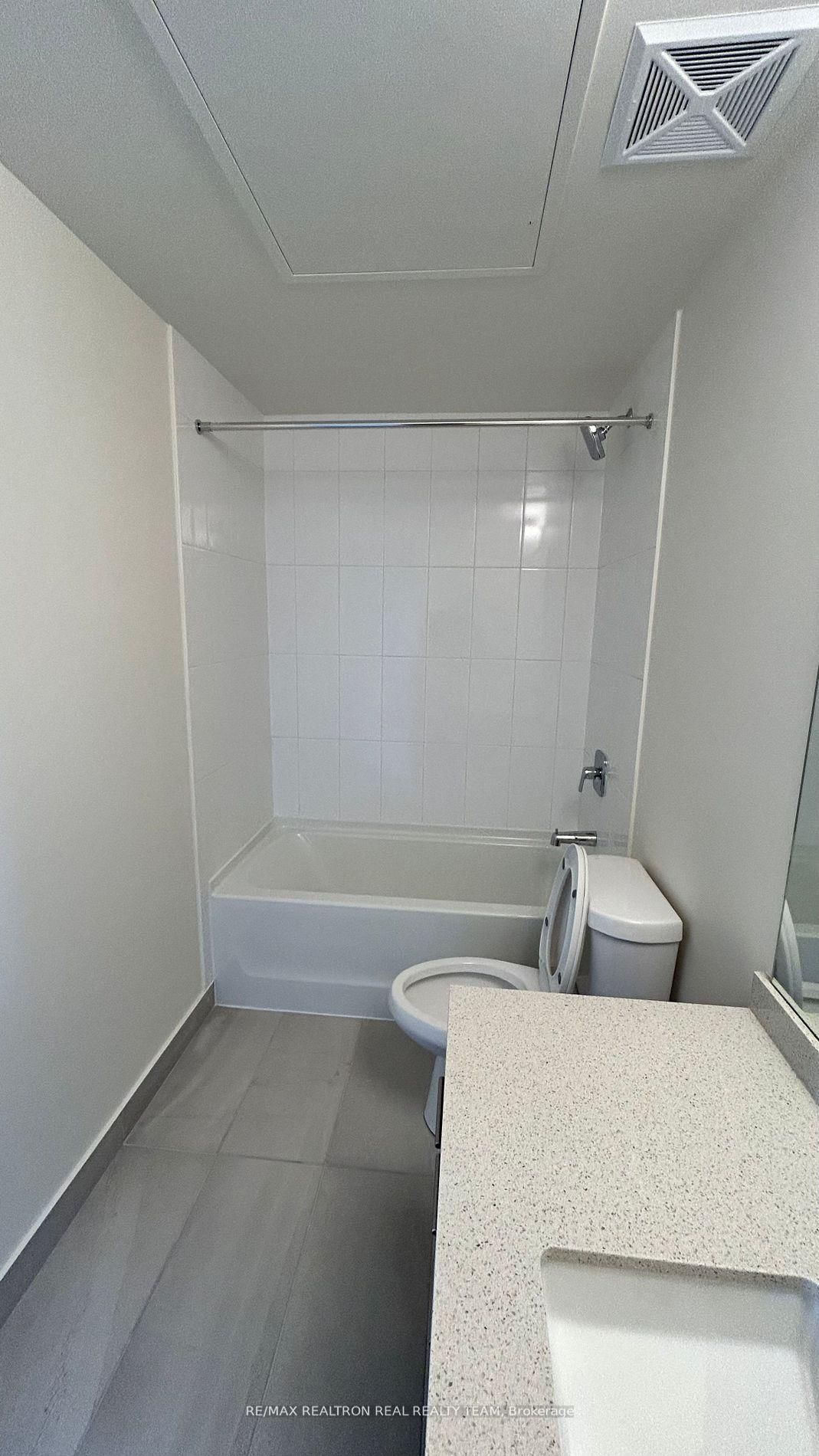 418-8960 Jane St, Vaughan, view 14