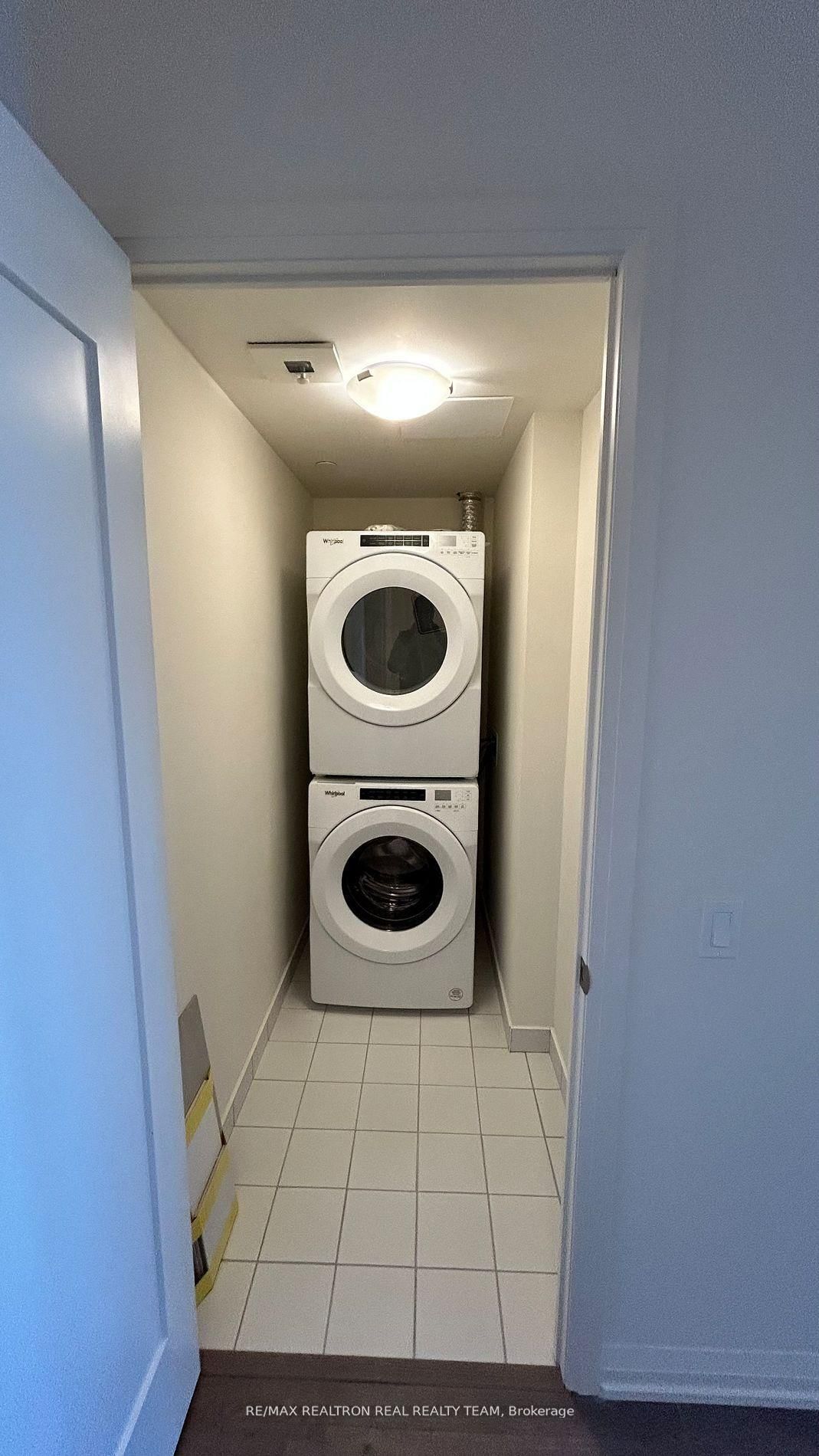 418-8960 Jane St, Vaughan, view 15