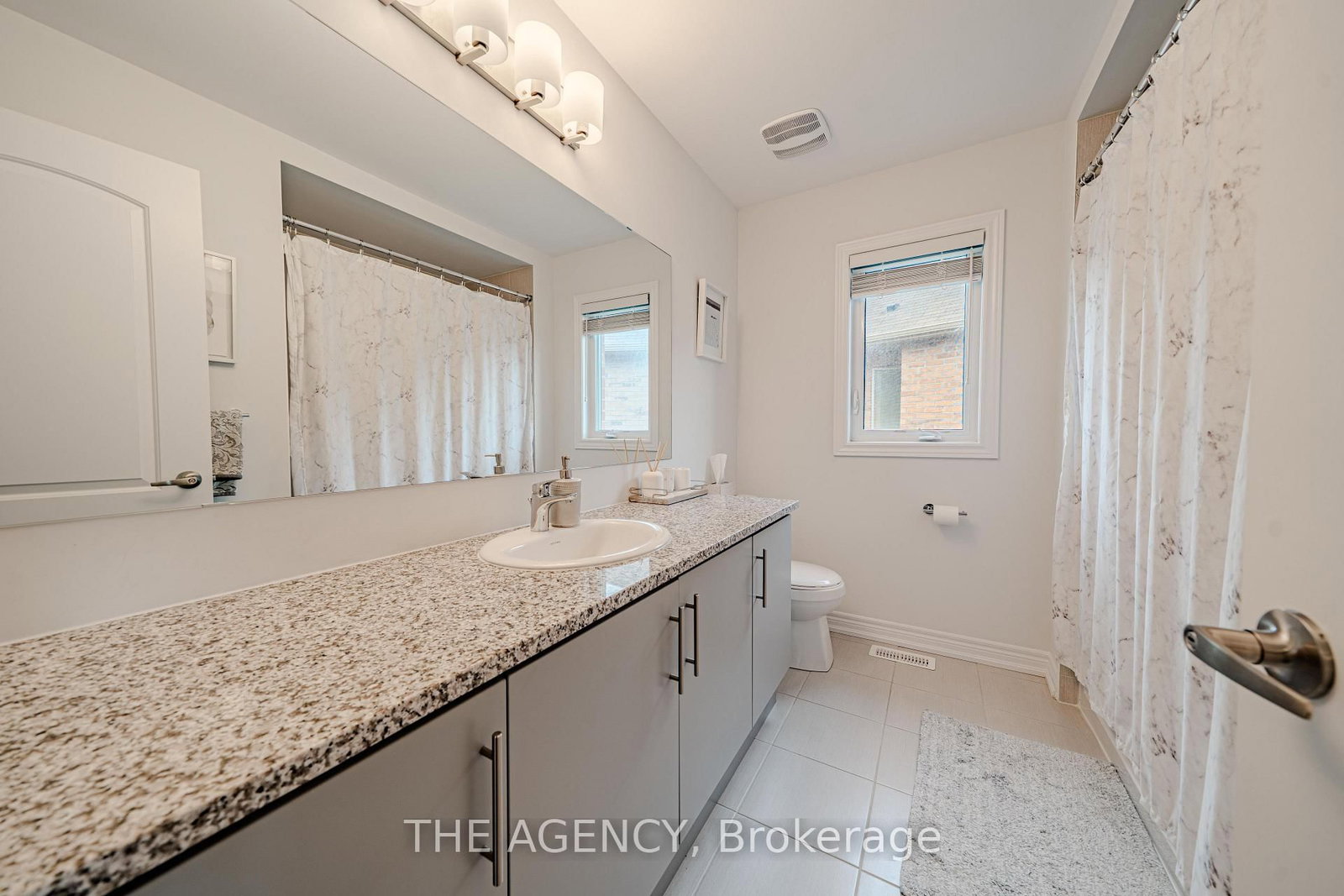 33 Flower Garden Trail • Whitchurch-Stouffville, ON photo 40