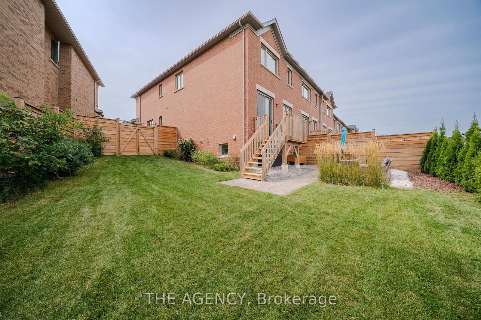 33 Flower Garden Trail • Whitchurch-Stouffville, ON photo 9