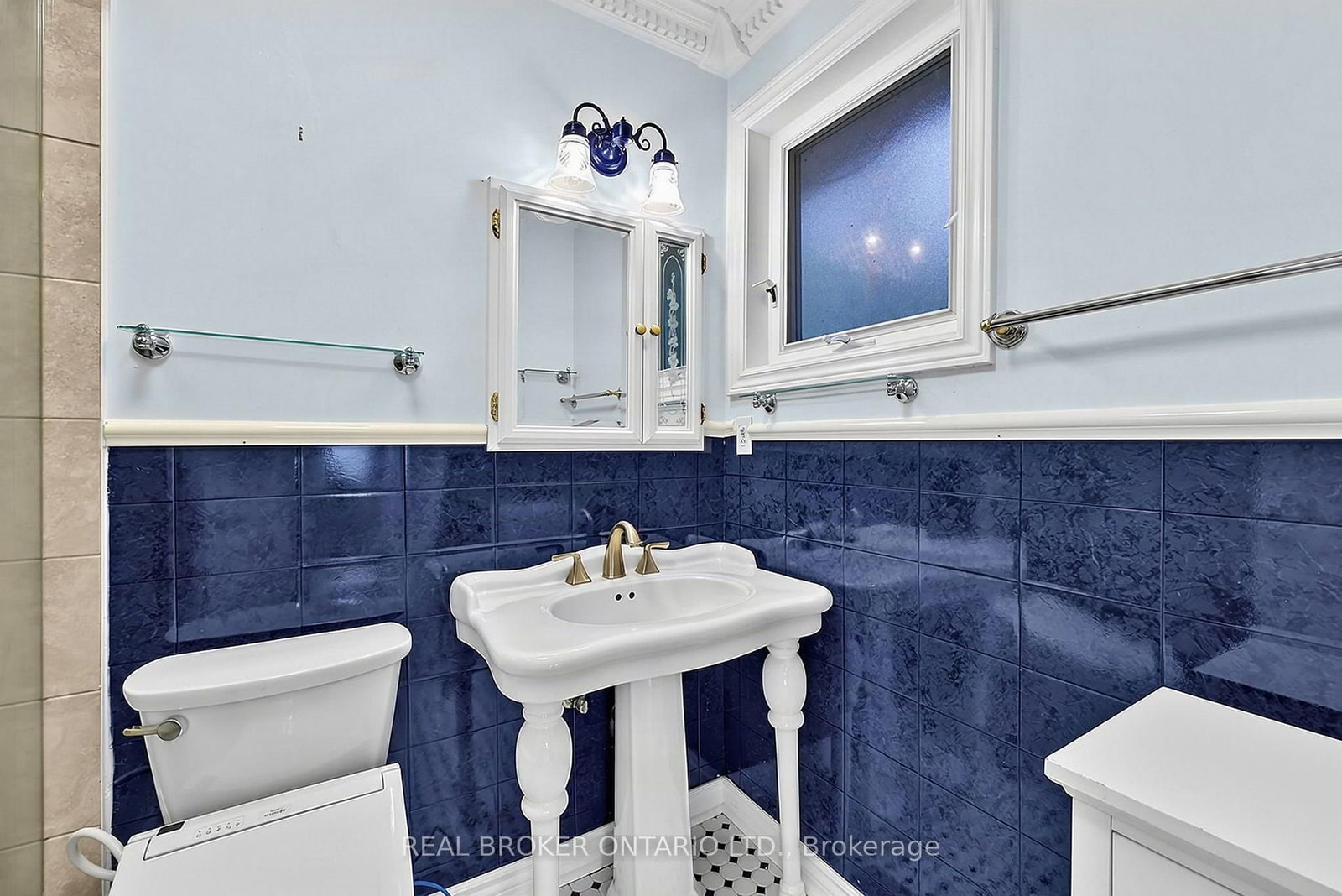 222 Park Avenue • East Gwillimbury, ON photo 18