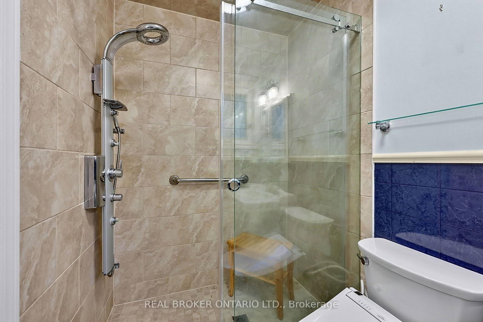 222 Park Avenue • East Gwillimbury, ON photo 19