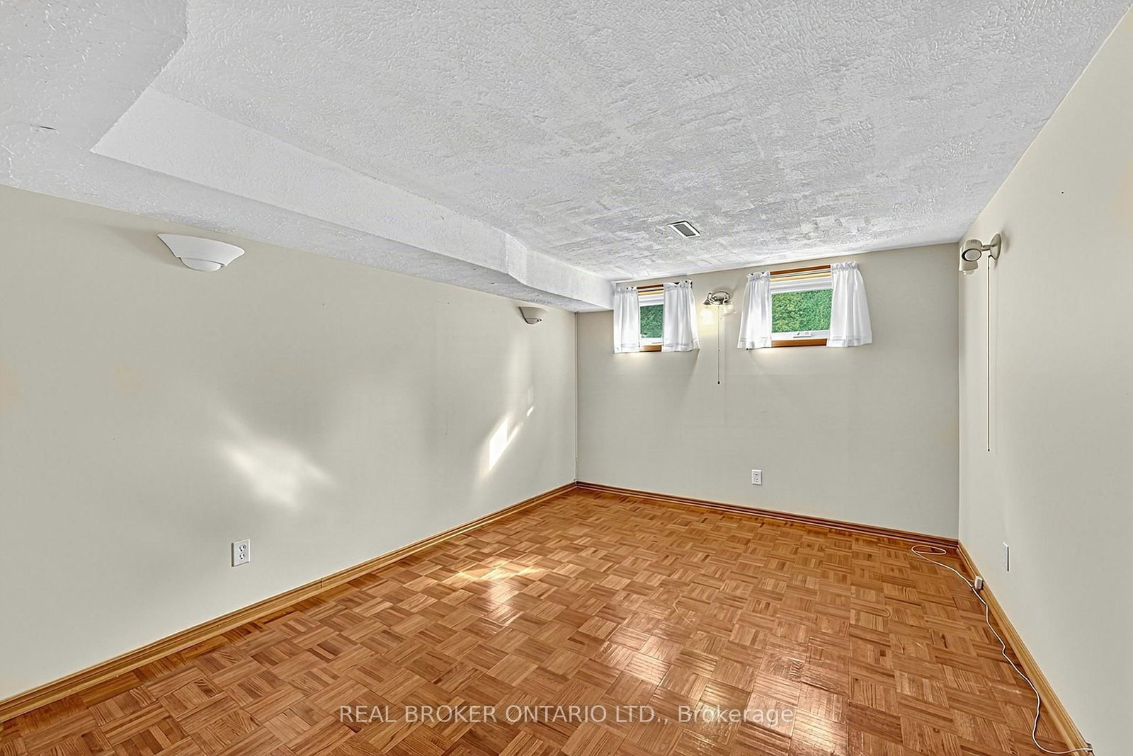 222 Park Avenue • East Gwillimbury, ON photo 28