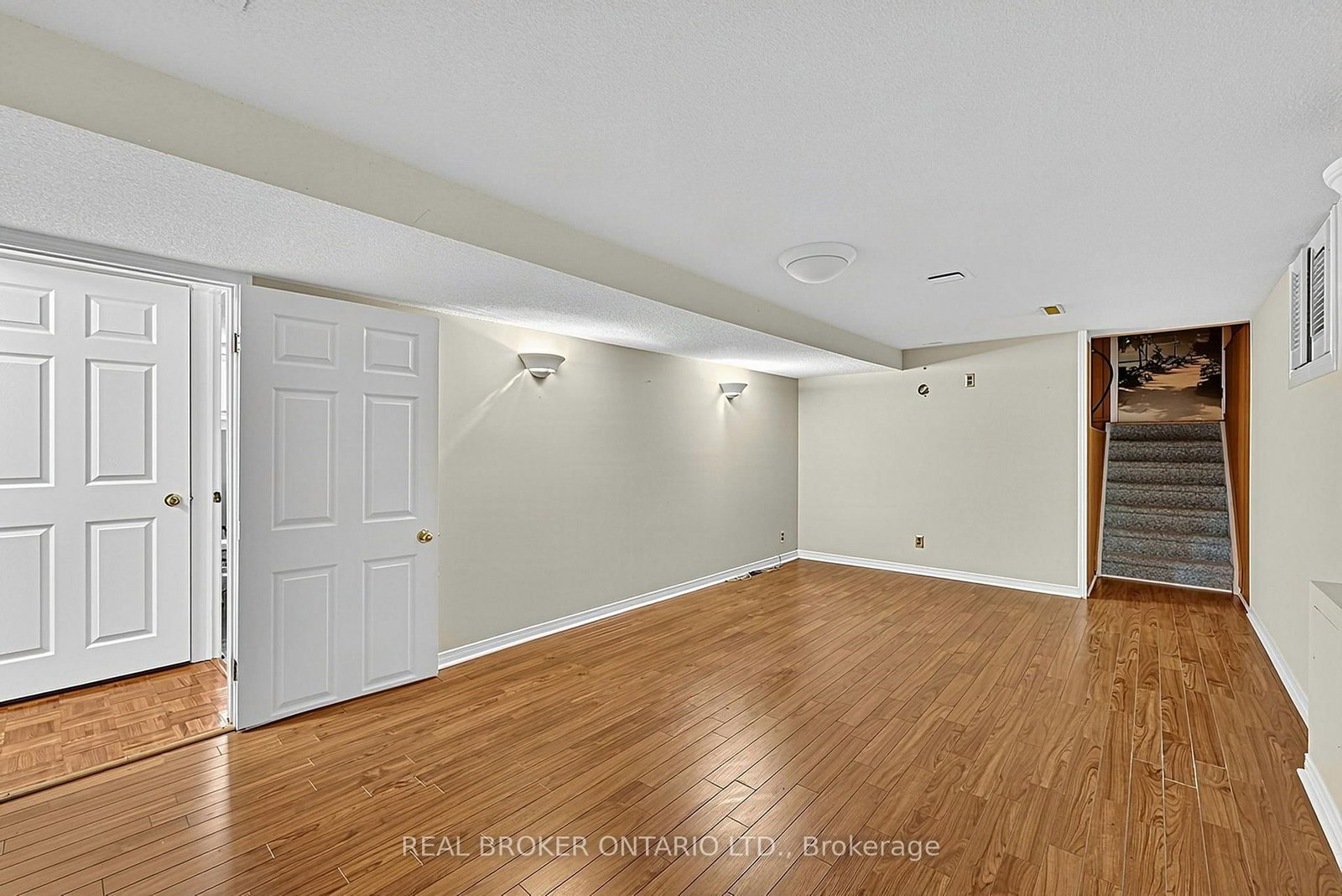 222 Park Avenue • East Gwillimbury, ON photo 31