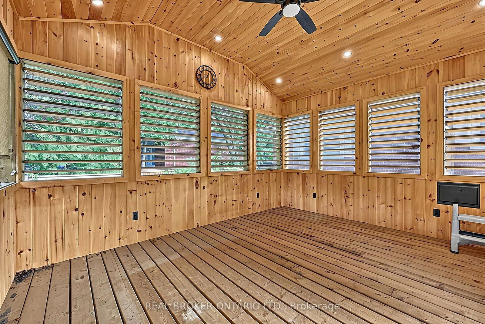 222 Park Avenue • East Gwillimbury, ON photo 36