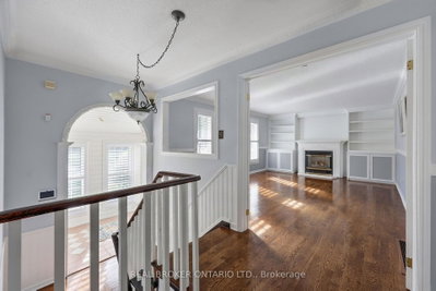 222 Park Avenue • East Gwillimbury, ON photo 5