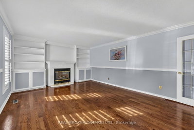 222 Park Avenue • East Gwillimbury, ON photo 7