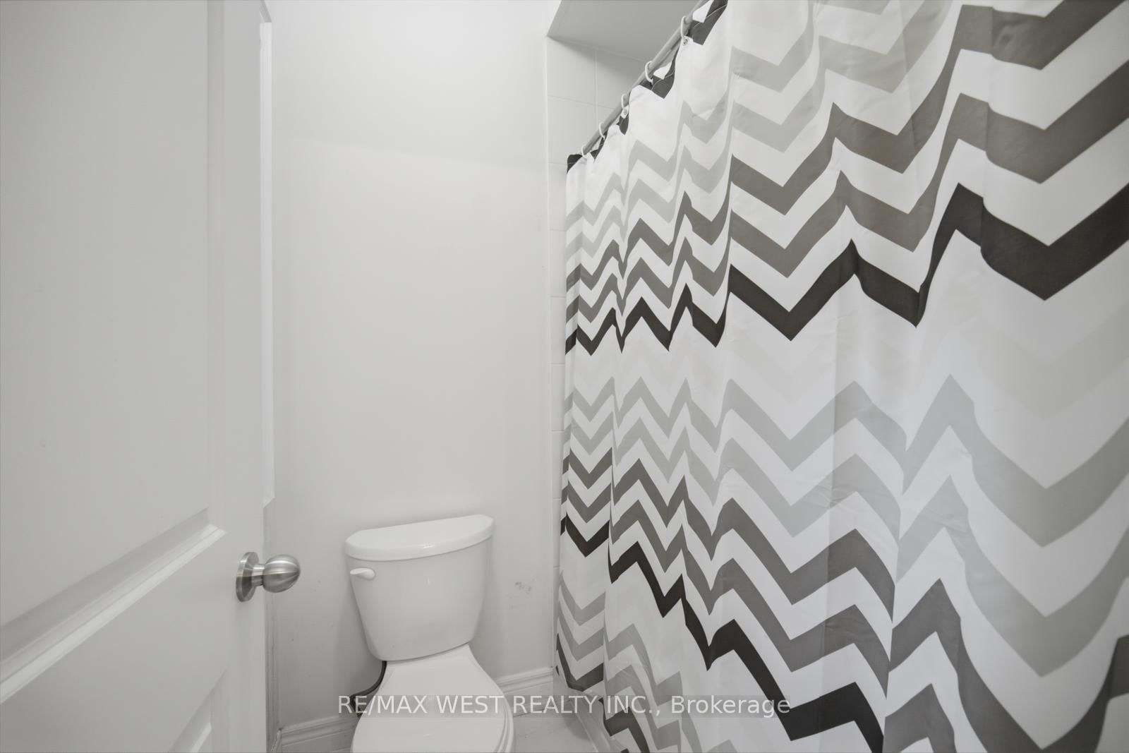 16 Great Railway Court • Vaughan, ON photo 25