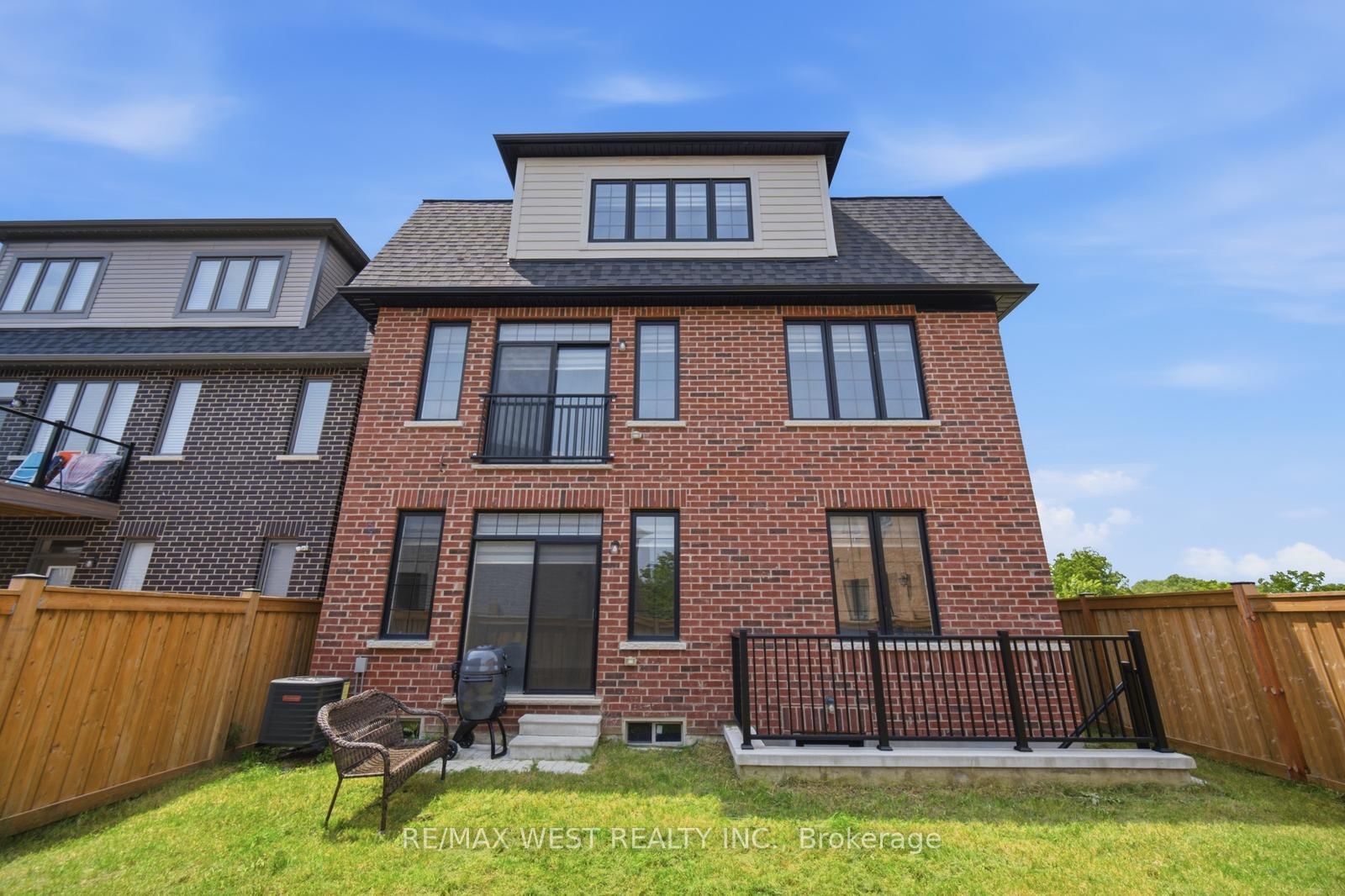 16 Great Railway Court • Vaughan, ON photo 36