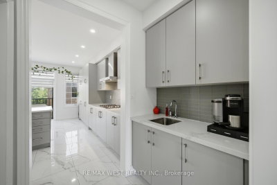 16 Great Railway Court • Vaughan, ON photo 7