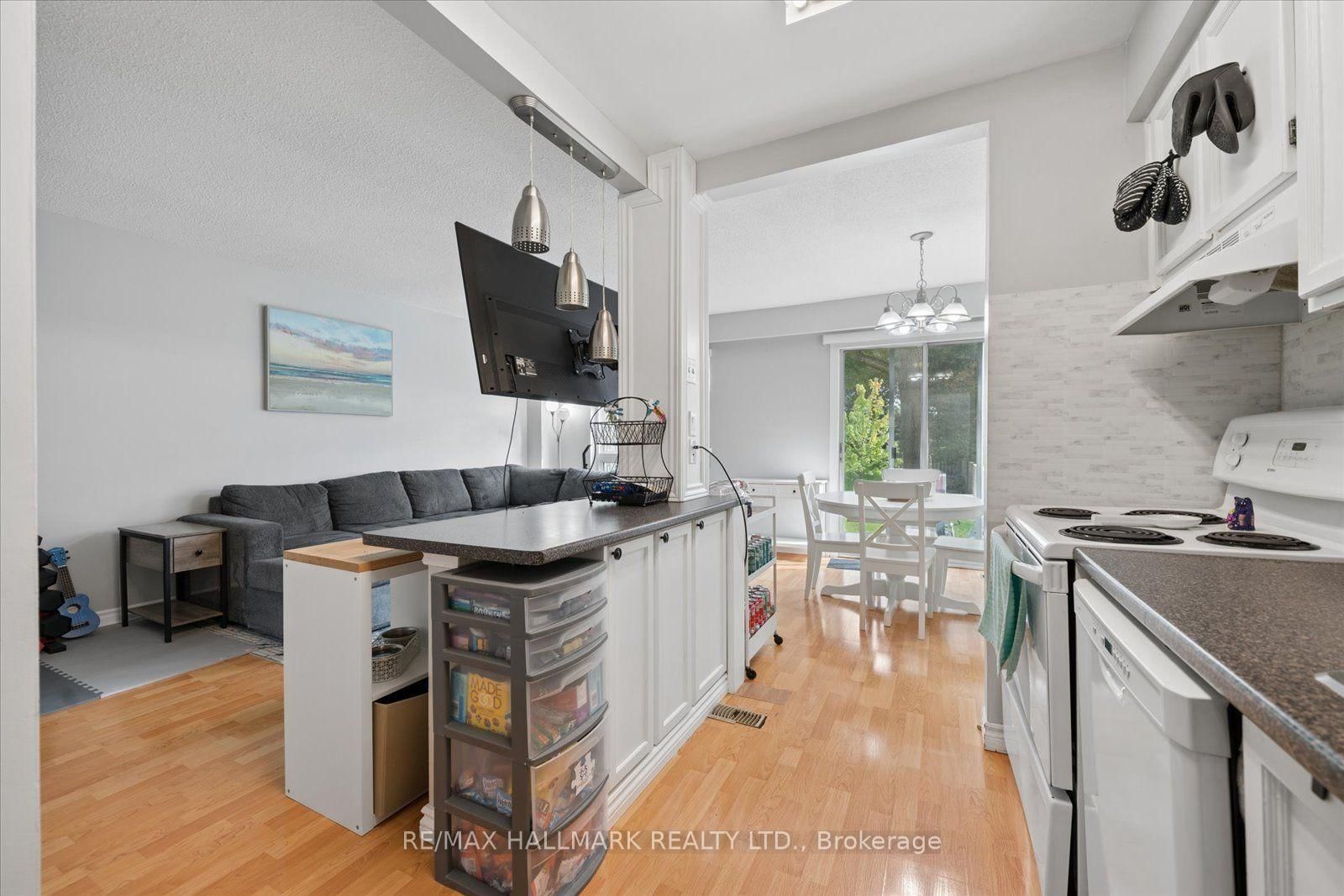 Townhouse for sale at 69-39 Camelot Way, Markham, Ontario, L3P 3W2 - Markham Village - MLS: N13762166