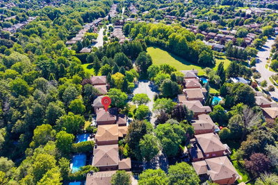 16 Ravencliffe Road • Markham, ON photo 3