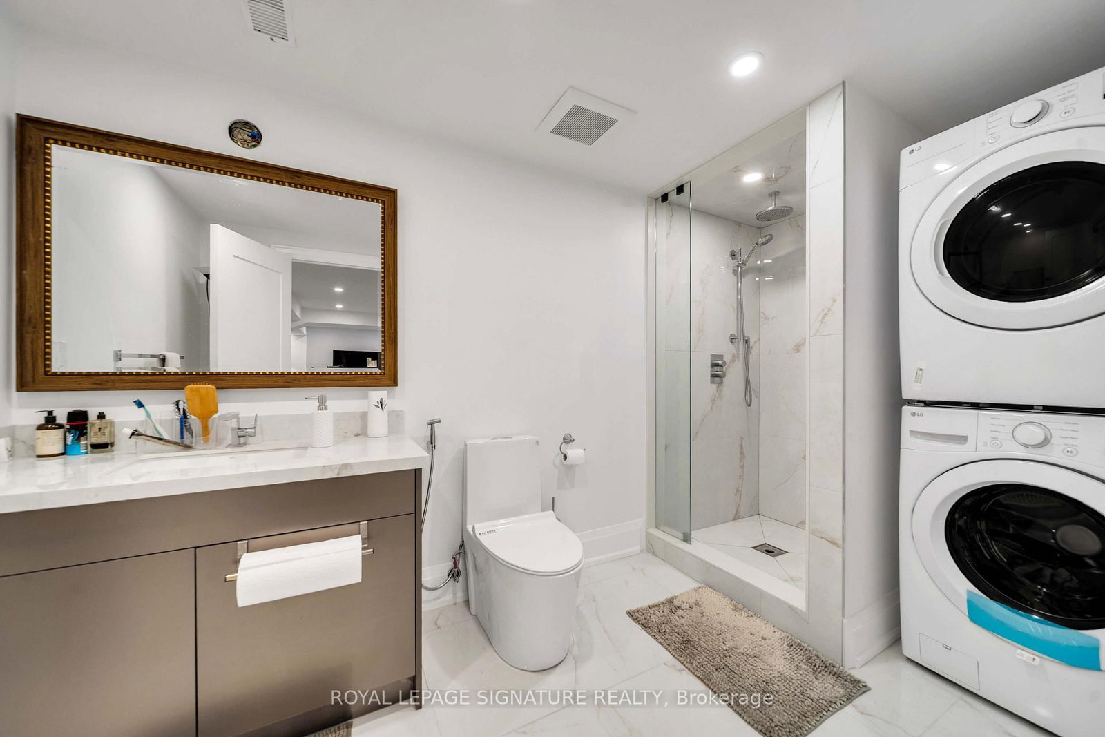 16 Ravencliffe Road • Markham, ON photo 40