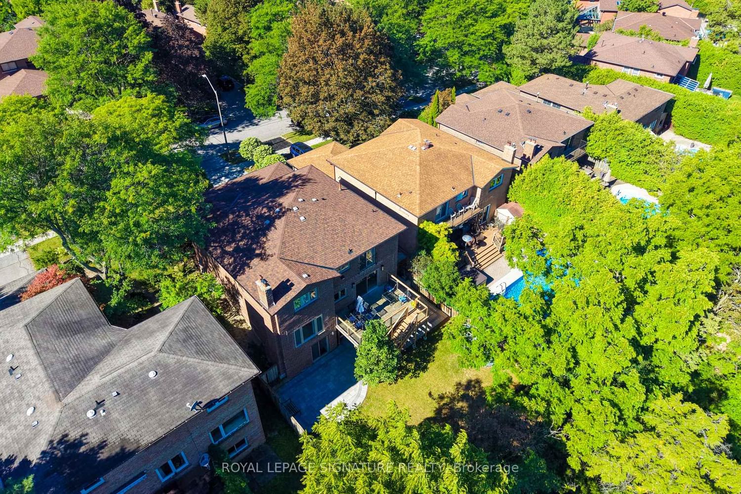16 Ravencliffe Road • Markham, ON photo 45
