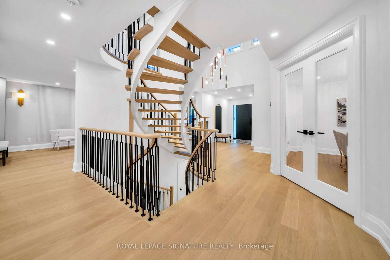 16 Ravencliffe Road • Markham, ON photo 8