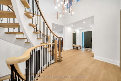 16 Ravencliffe Road • Markham, ON photo 9