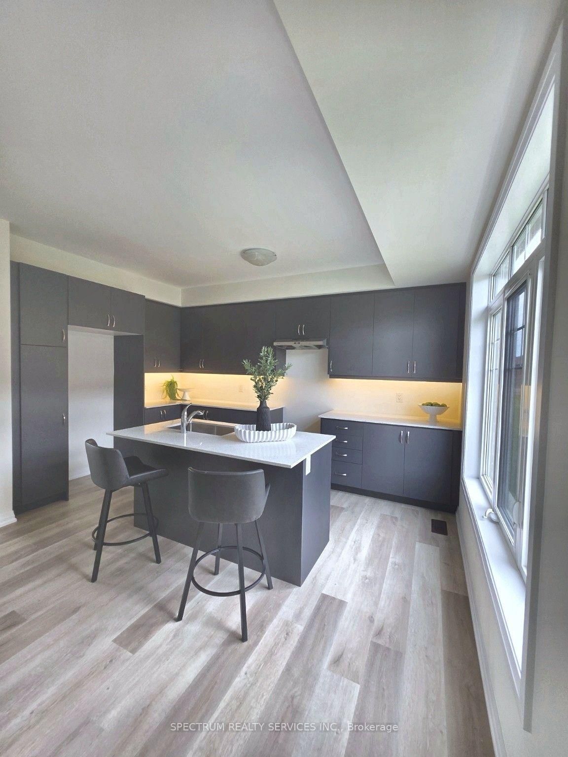 1522 Benson Street photo 9
