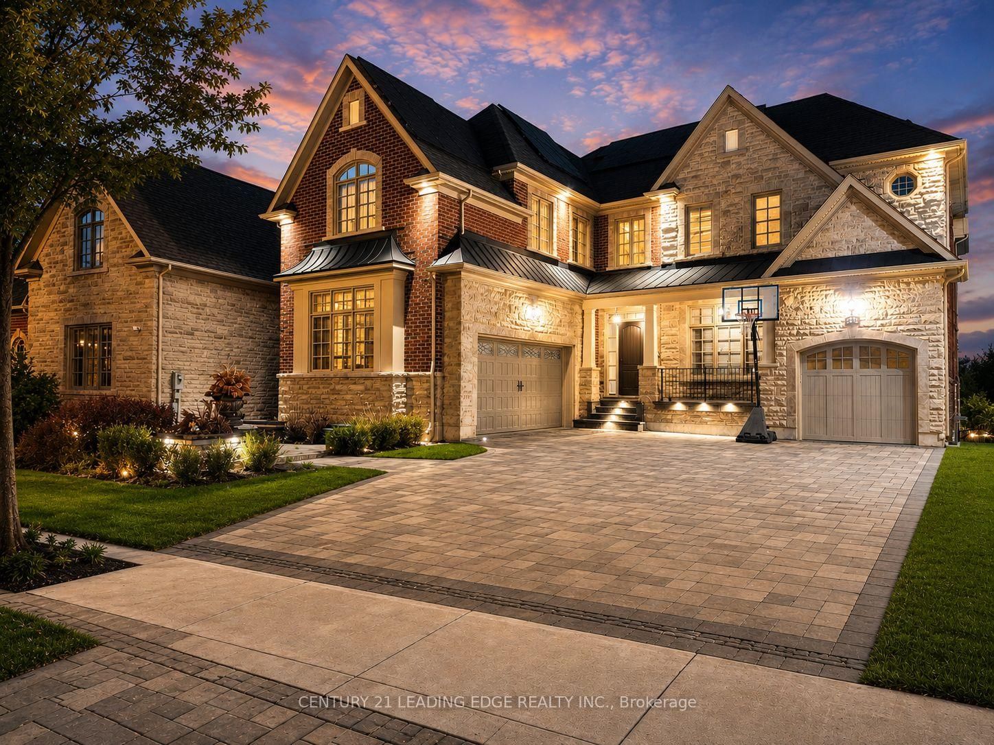33 Stollery Pond Crescent • Markham, ON photo 2