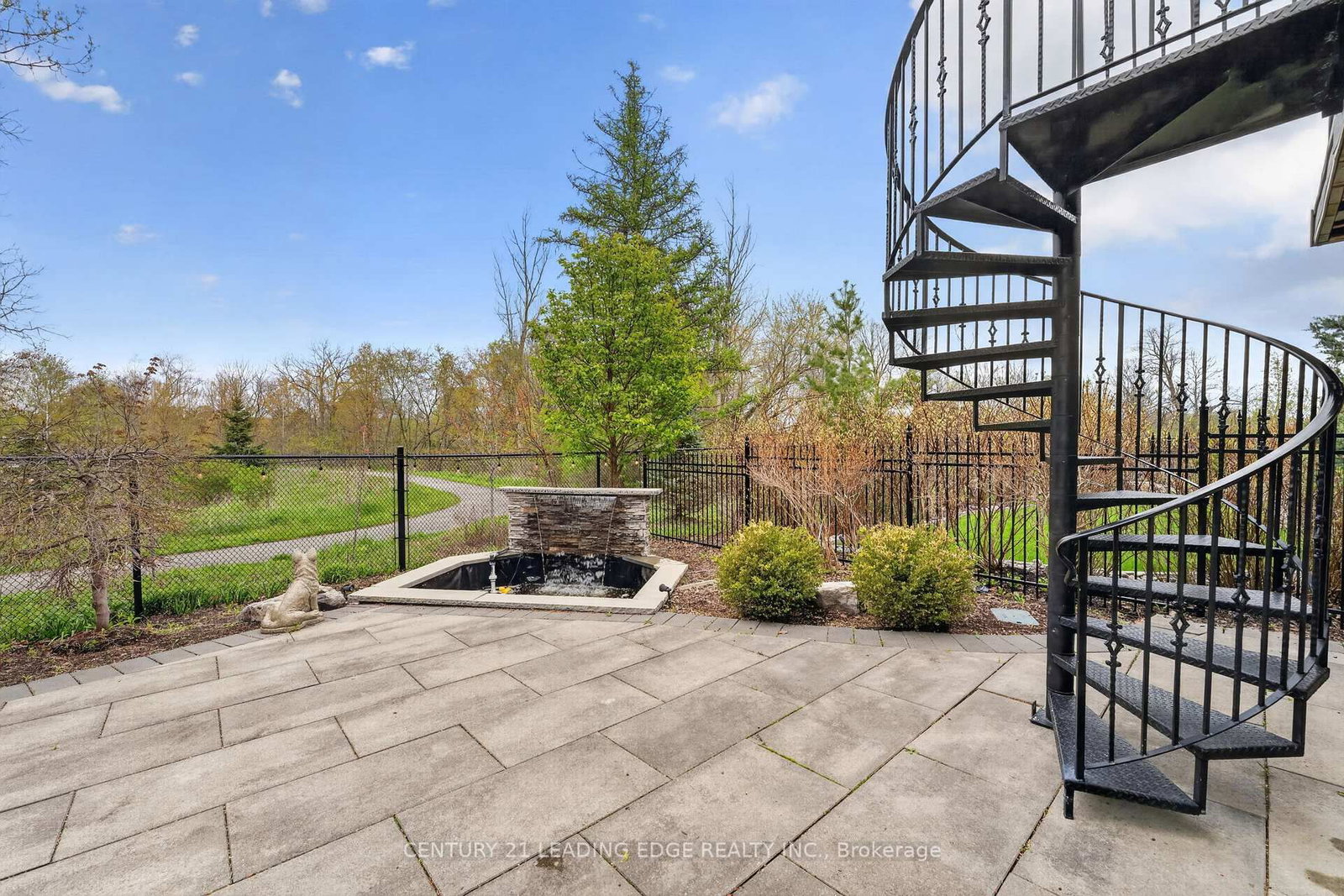 33 Stollery Pond Crescent • Markham, ON photo 34