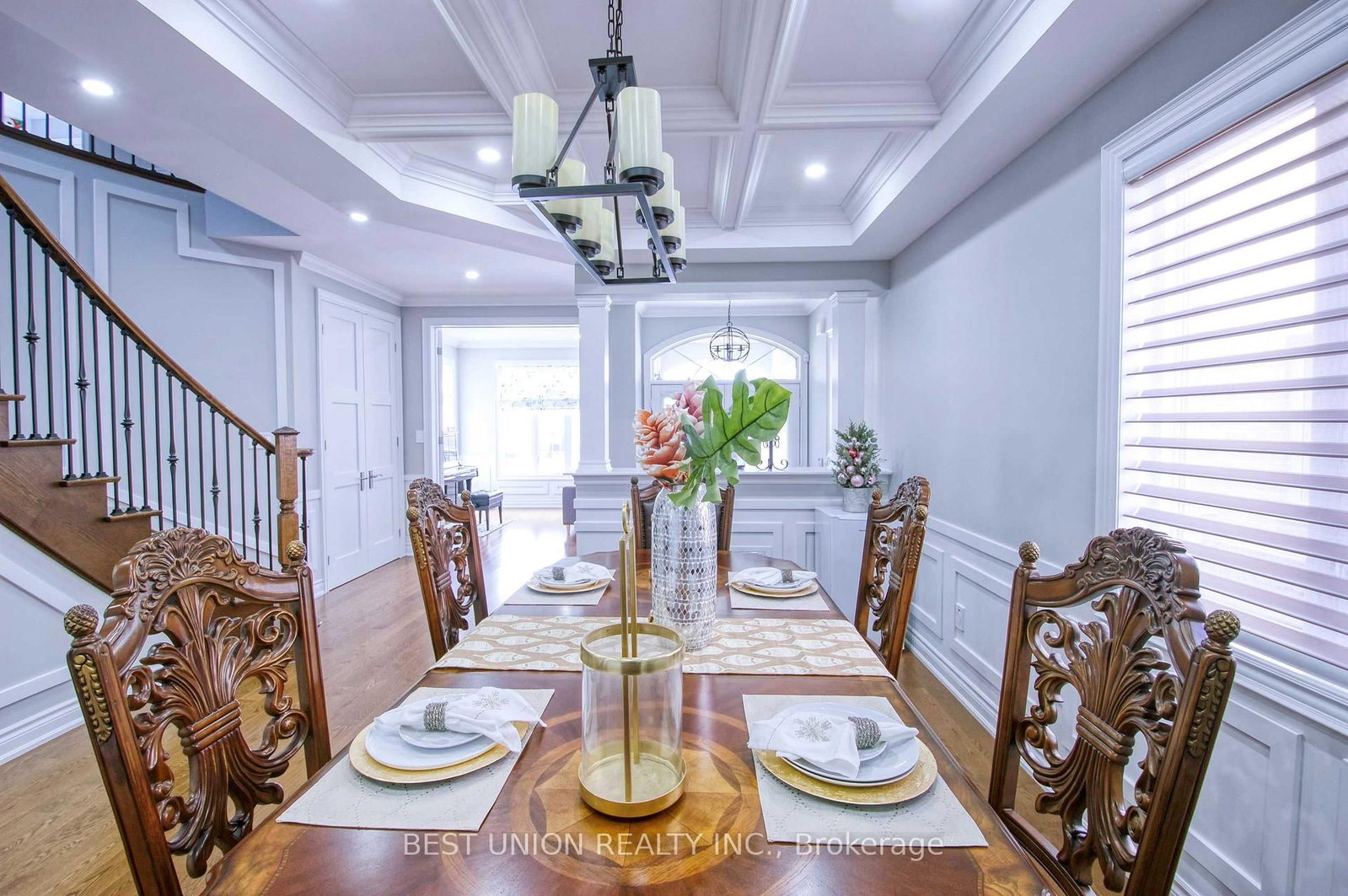 1183 Mctavish Drive • Newmarket, ON photo 3