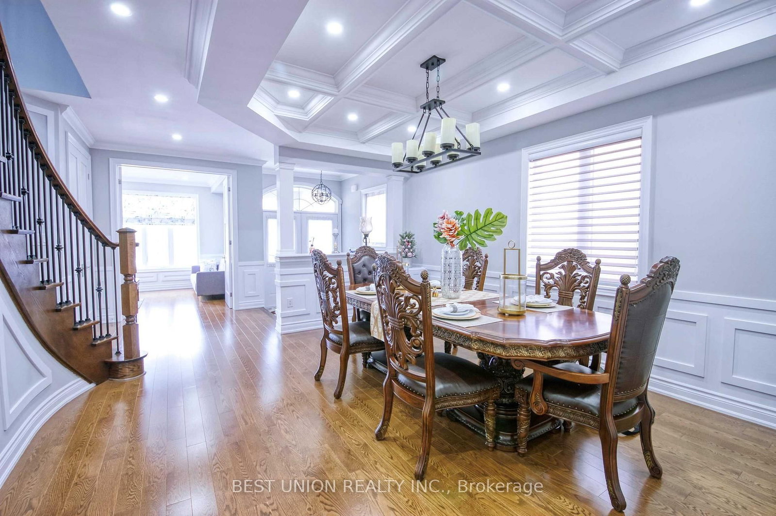 1183 Mctavish Drive • Newmarket, ON photo 4
