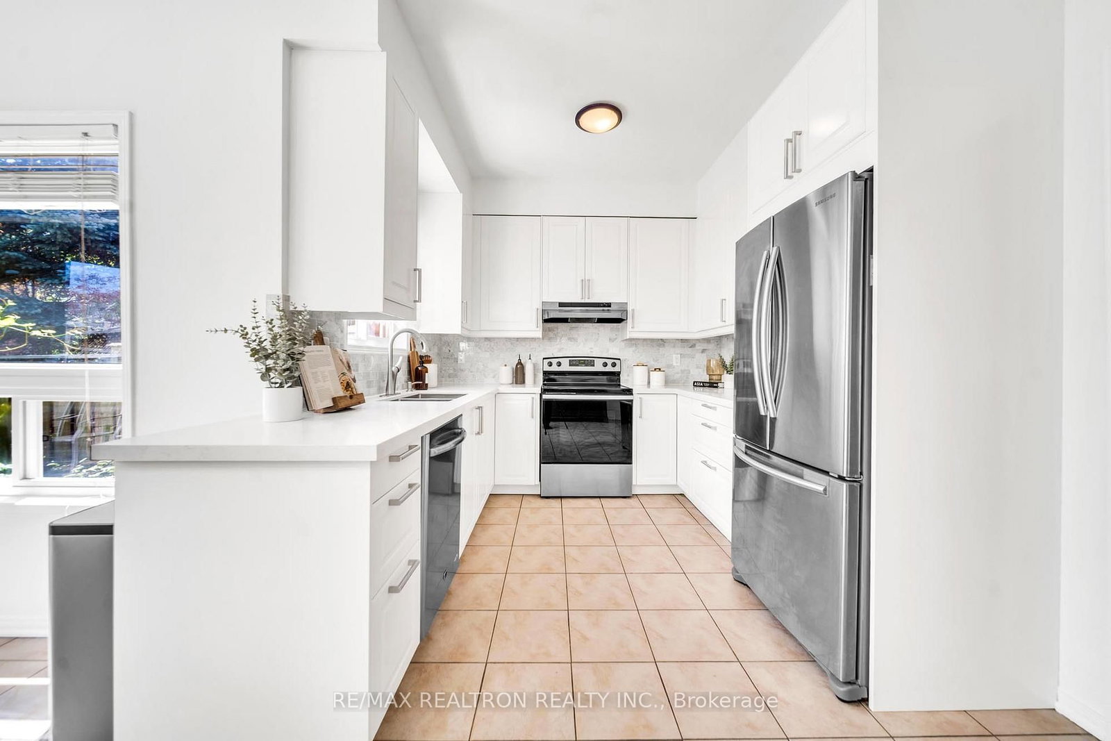 19 Naughton Drive • Richmond Hill, ON photo 13