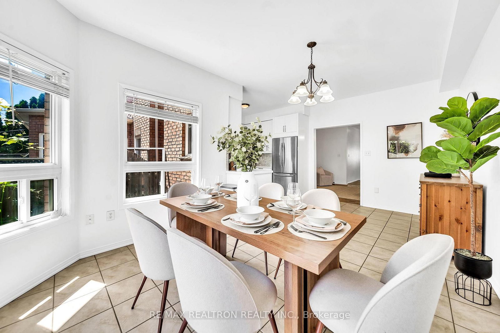 19 Naughton Drive • Richmond Hill, ON photo 17