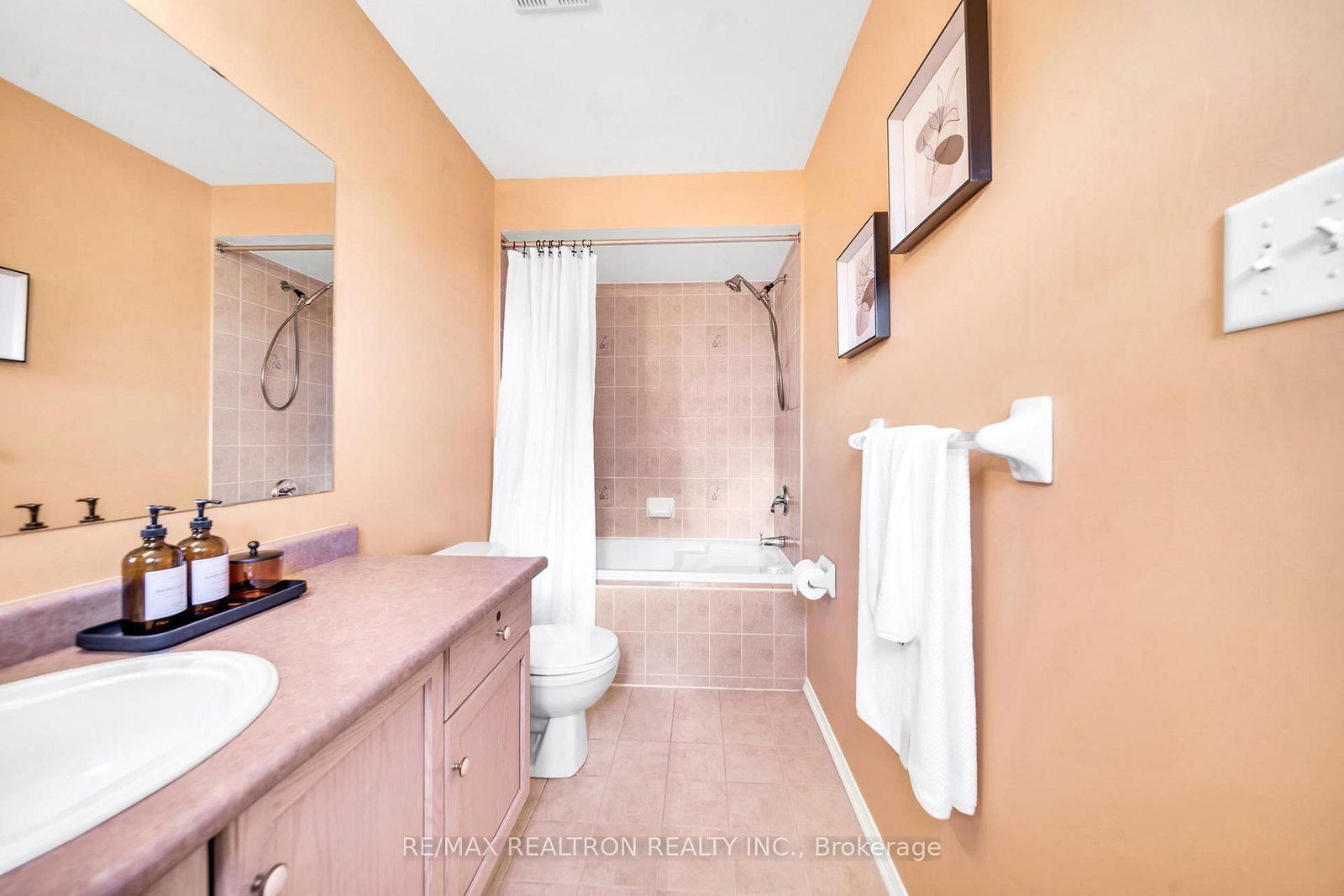 19 Naughton Drive • Richmond Hill, ON photo 23