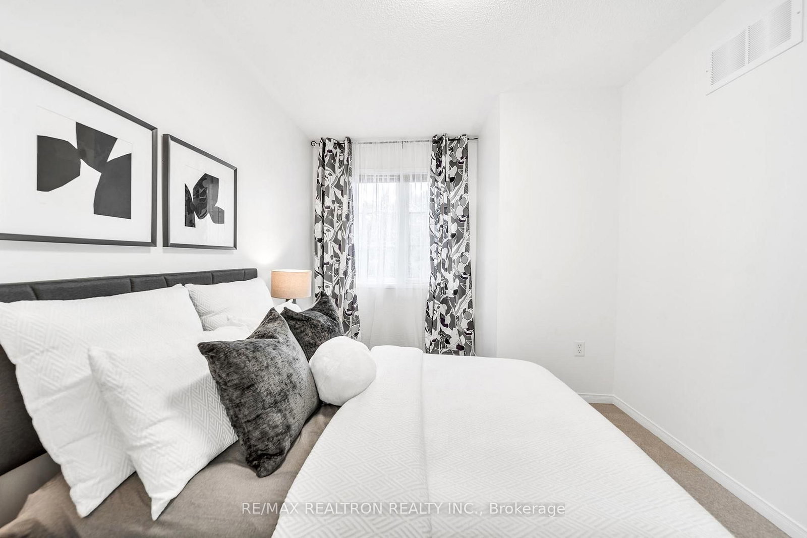 19 Naughton Drive • Richmond Hill, ON photo 28