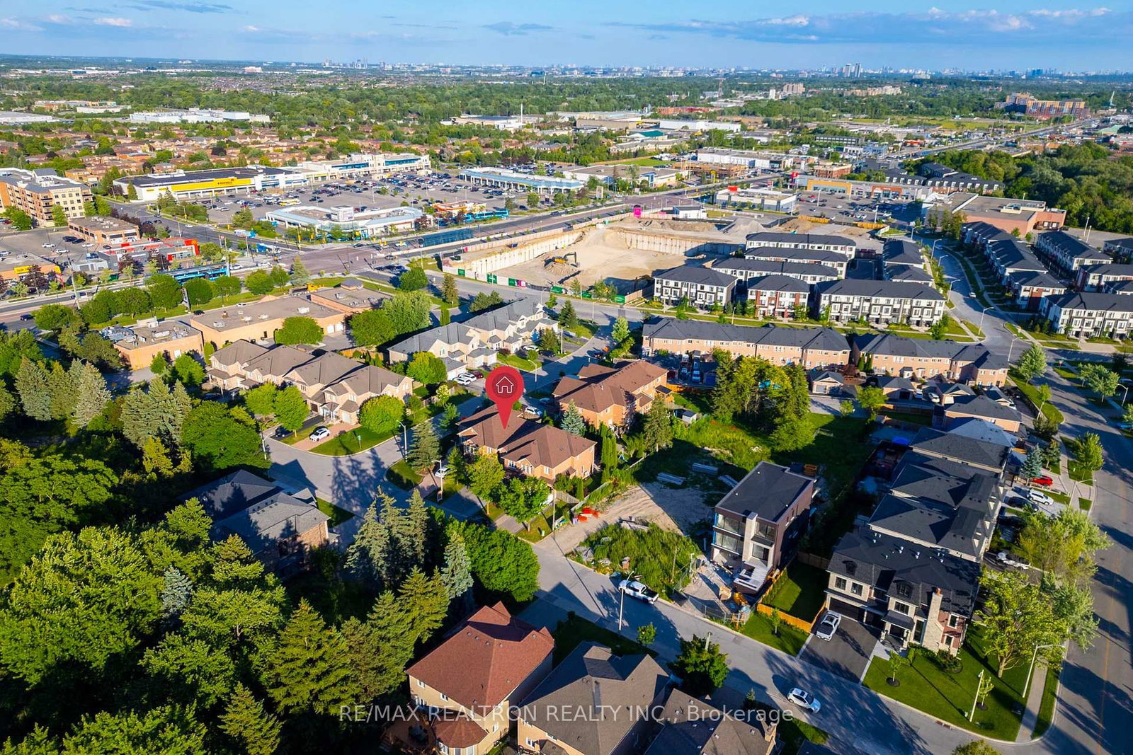 19 Naughton Drive • Richmond Hill, ON photo 3