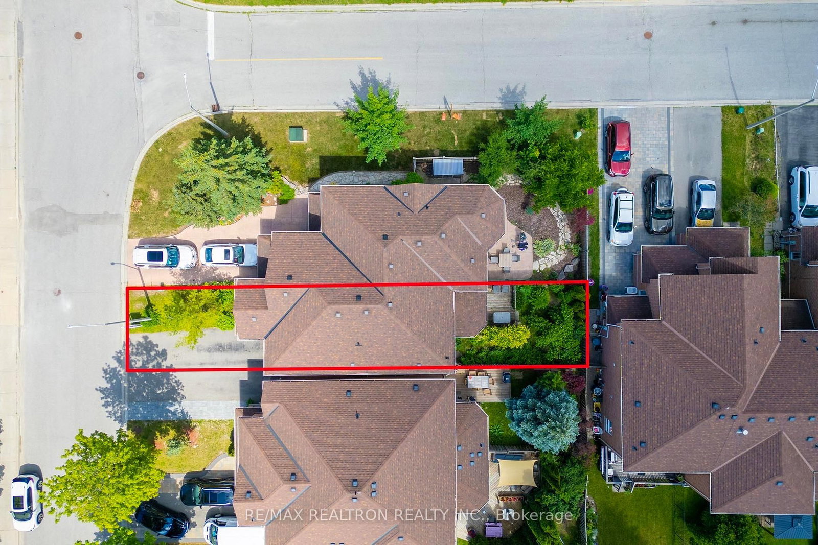 19 Naughton Drive • Richmond Hill, ON photo 4