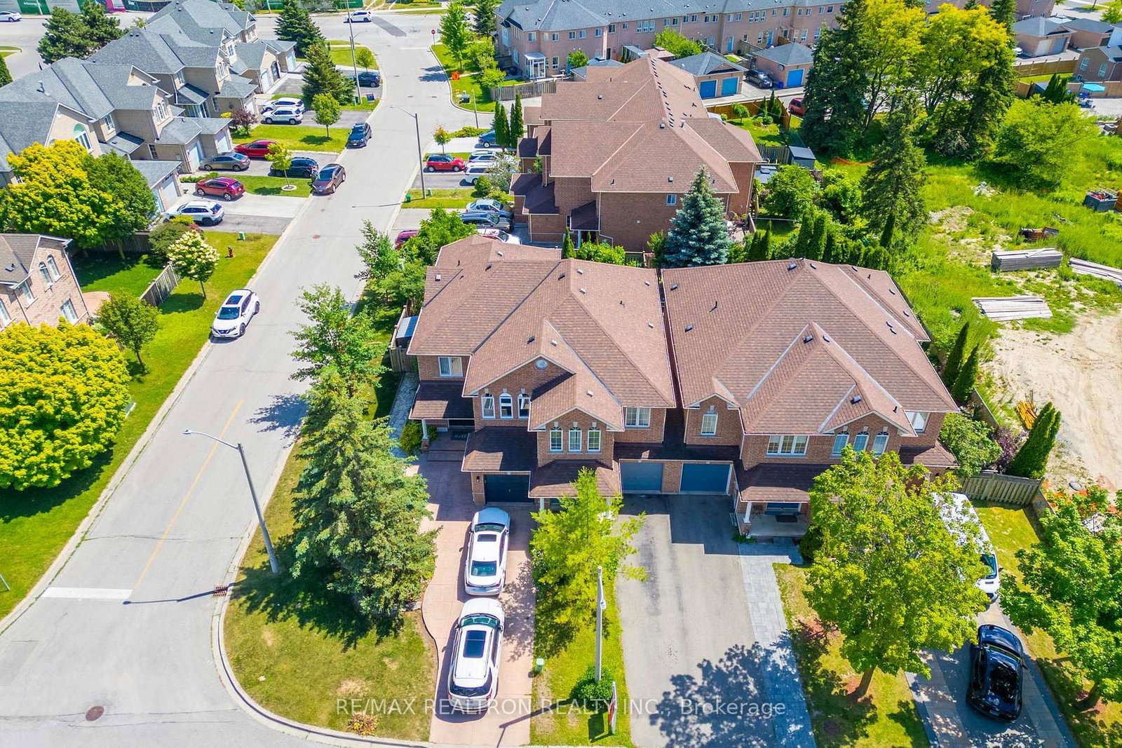 19 Naughton Drive • Richmond Hill, ON photo 6