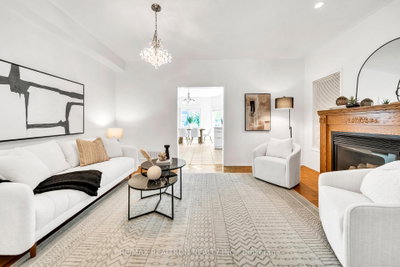 19 Naughton Drive • Richmond Hill, ON photo 9
