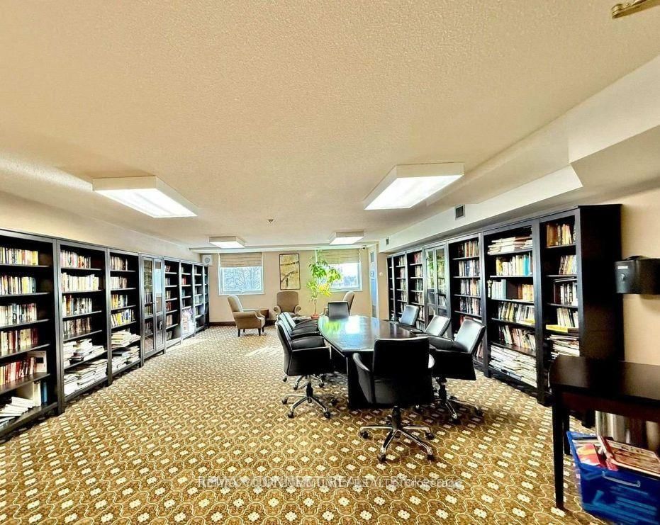 326 Major Mackenzie Drive E • #221 • Richmond Hill, ON photo 16