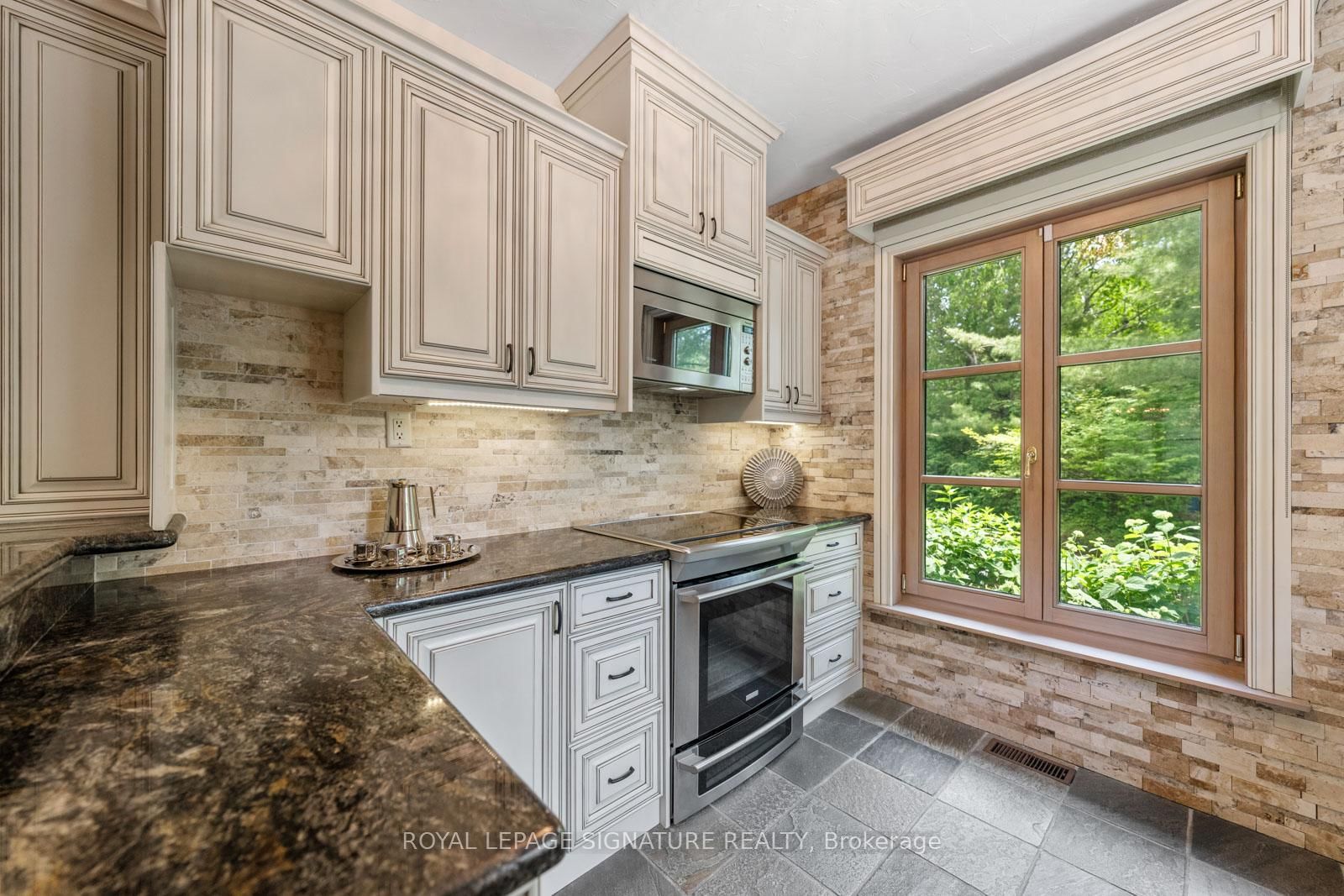 30 Kingswood Drive • King, ON photo 13