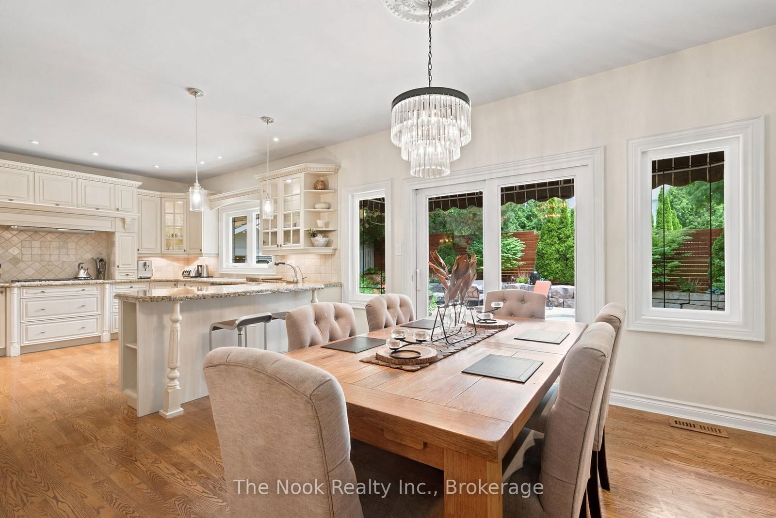 1018 Lockwood Circle • Newmarket, ON photo 11
