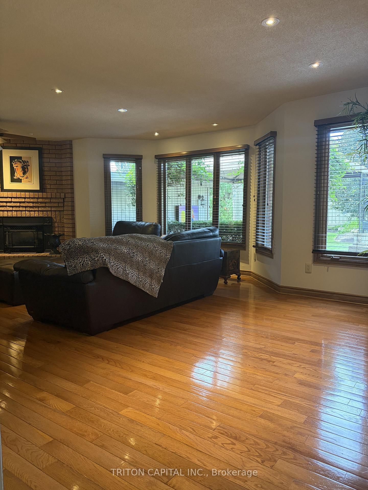 64 Dianawood Ridge • Vaughan, ON photo 4