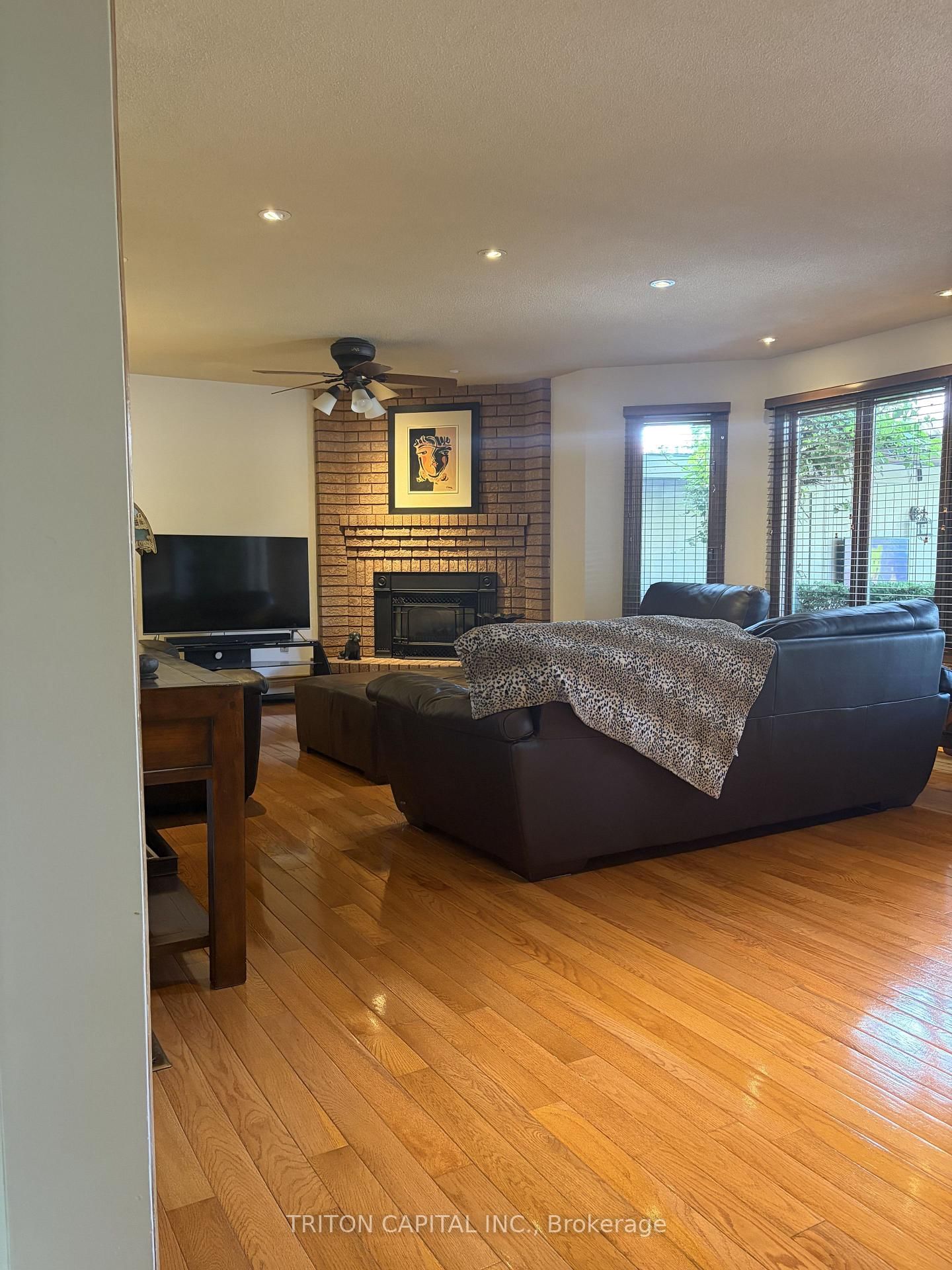 64 Dianawood Ridge • Vaughan, ON photo 5