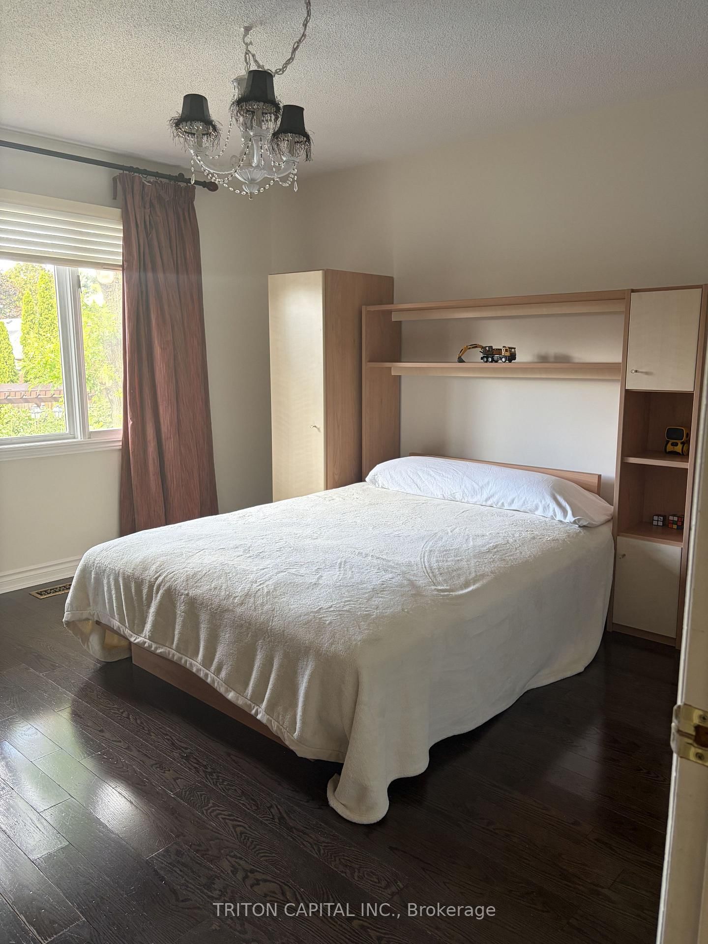 64 Dianawood Ridge • Vaughan, ON photo 8