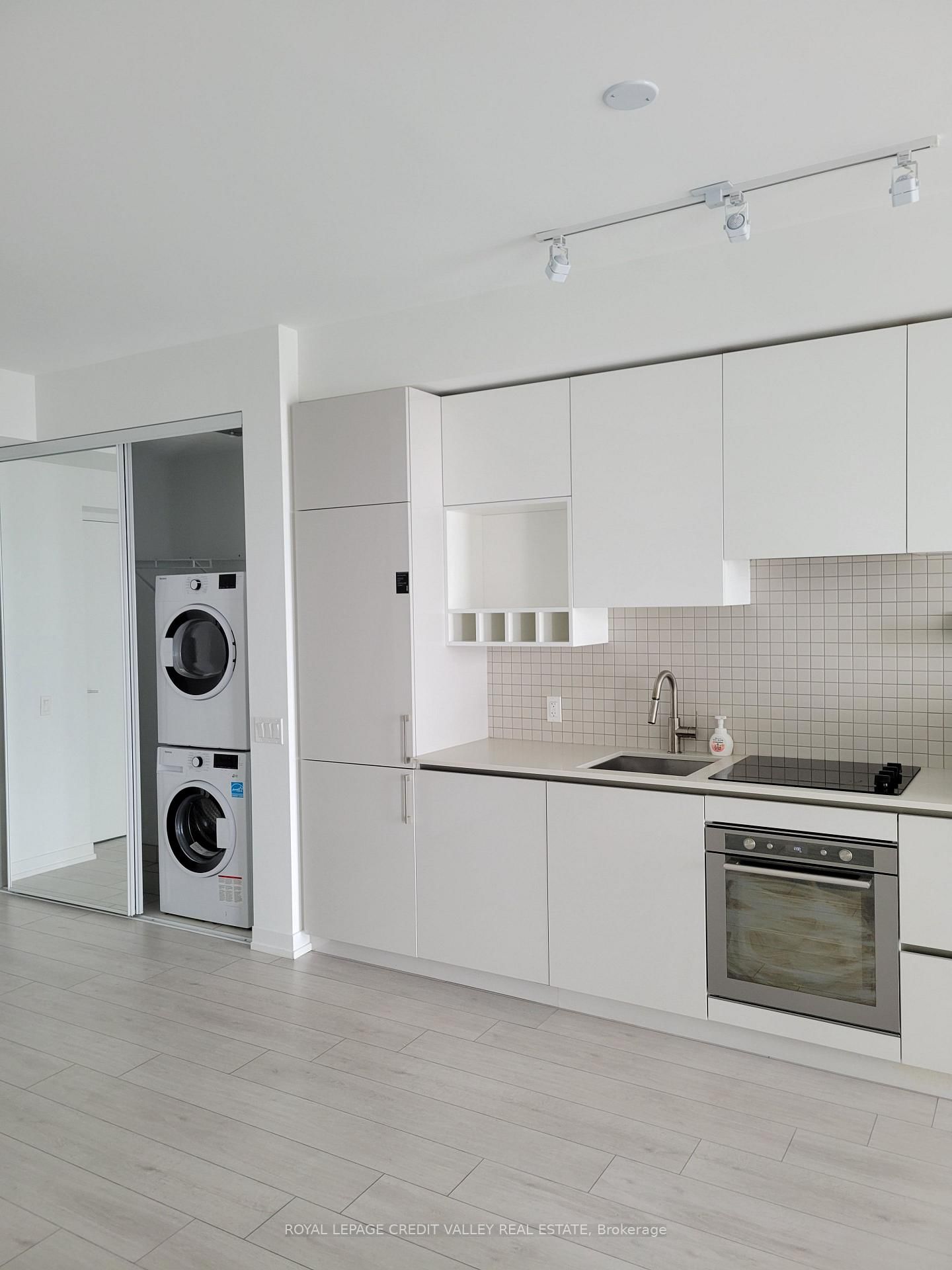 3701-950 Portage Pkwy, Vaughan, view 13