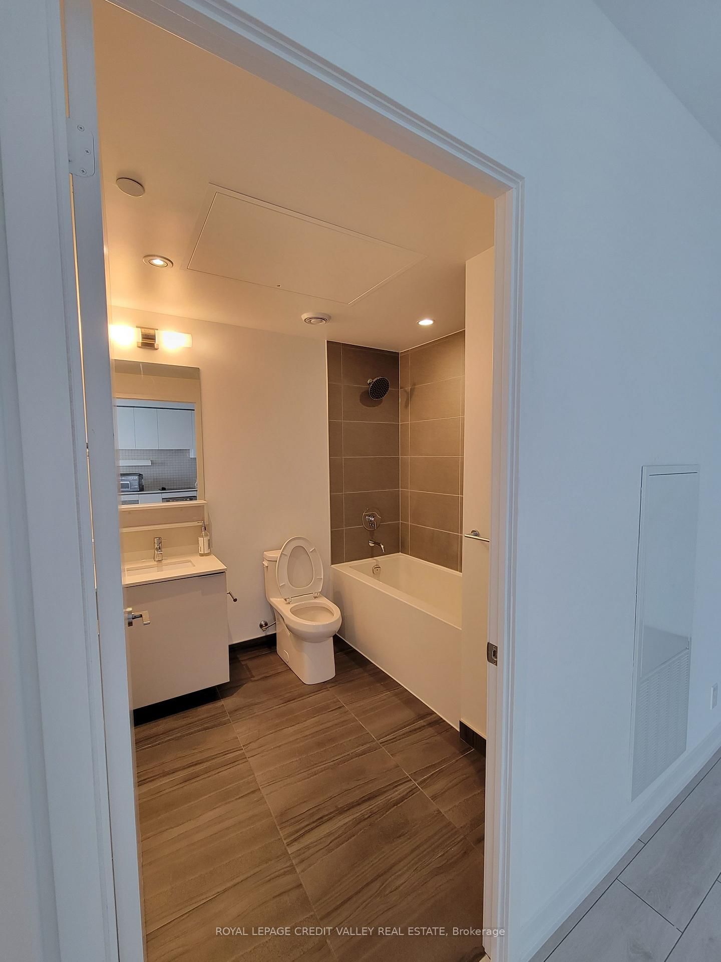 3701-950 Portage Pkwy, Vaughan, view 15