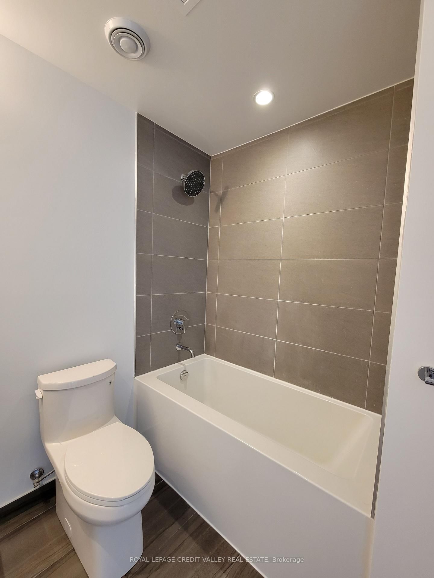 3701-950 Portage Pkwy, Vaughan, view 16