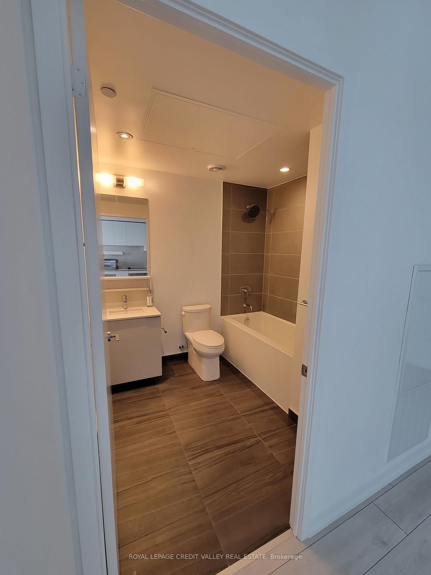 3701-950 Portage Pkwy, Vaughan, view 17