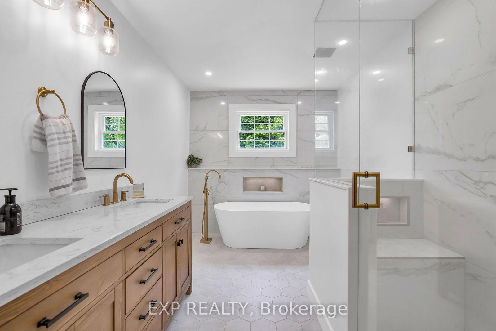 89 River Street • Georgina, ON photo 6
